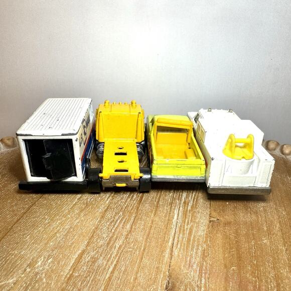 Hot Wheels Service Vehicles Lot - US Mail Truck, Phone Truck, Flatbed Vintage - Picture 2 of 15